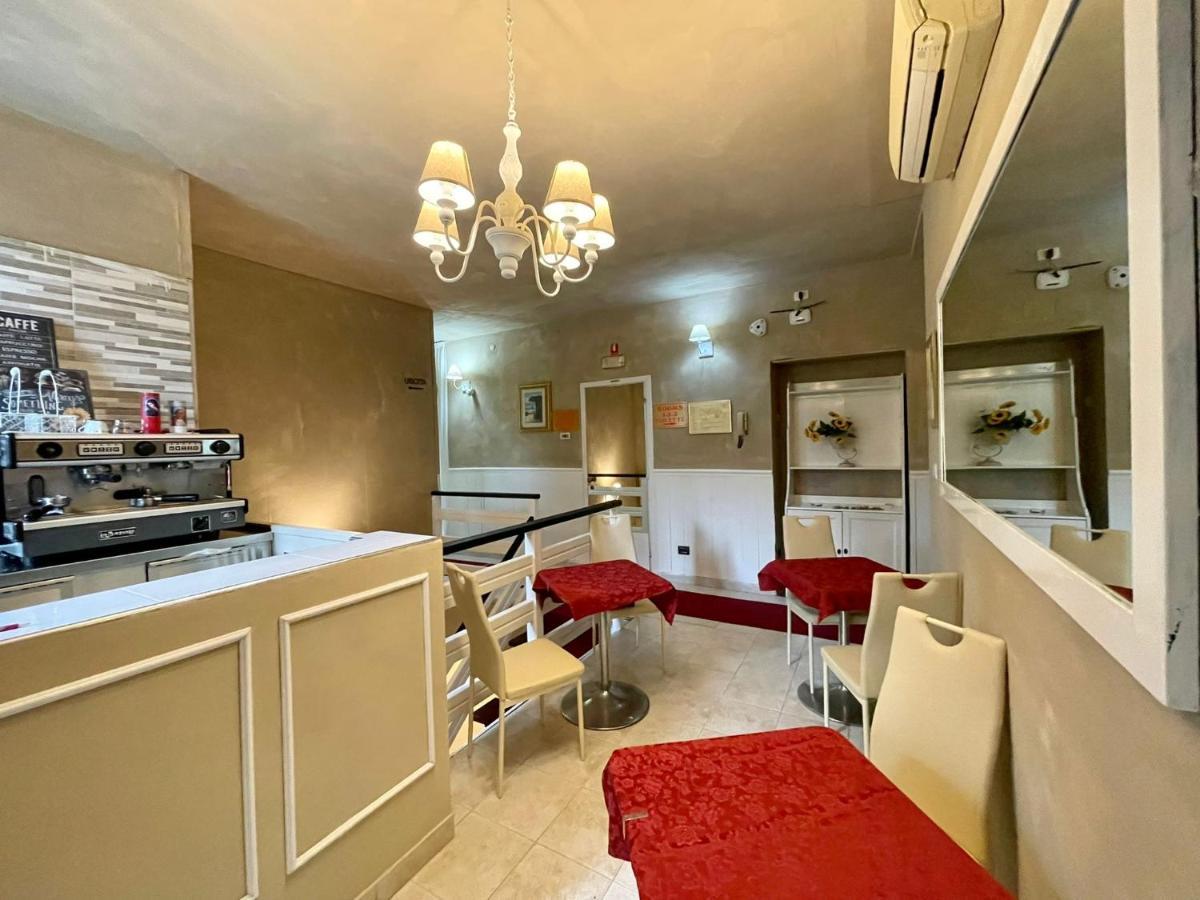 Hotel Aurelia Milano Centrale Екстериор снимка