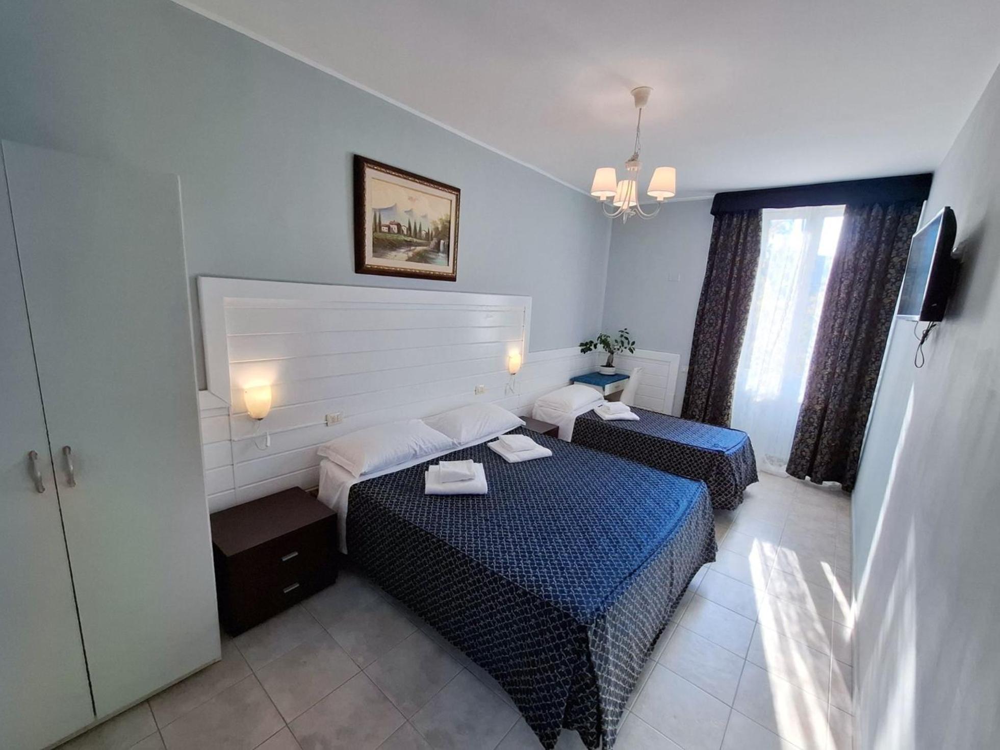Hotel Aurelia Milano Centrale Екстериор снимка