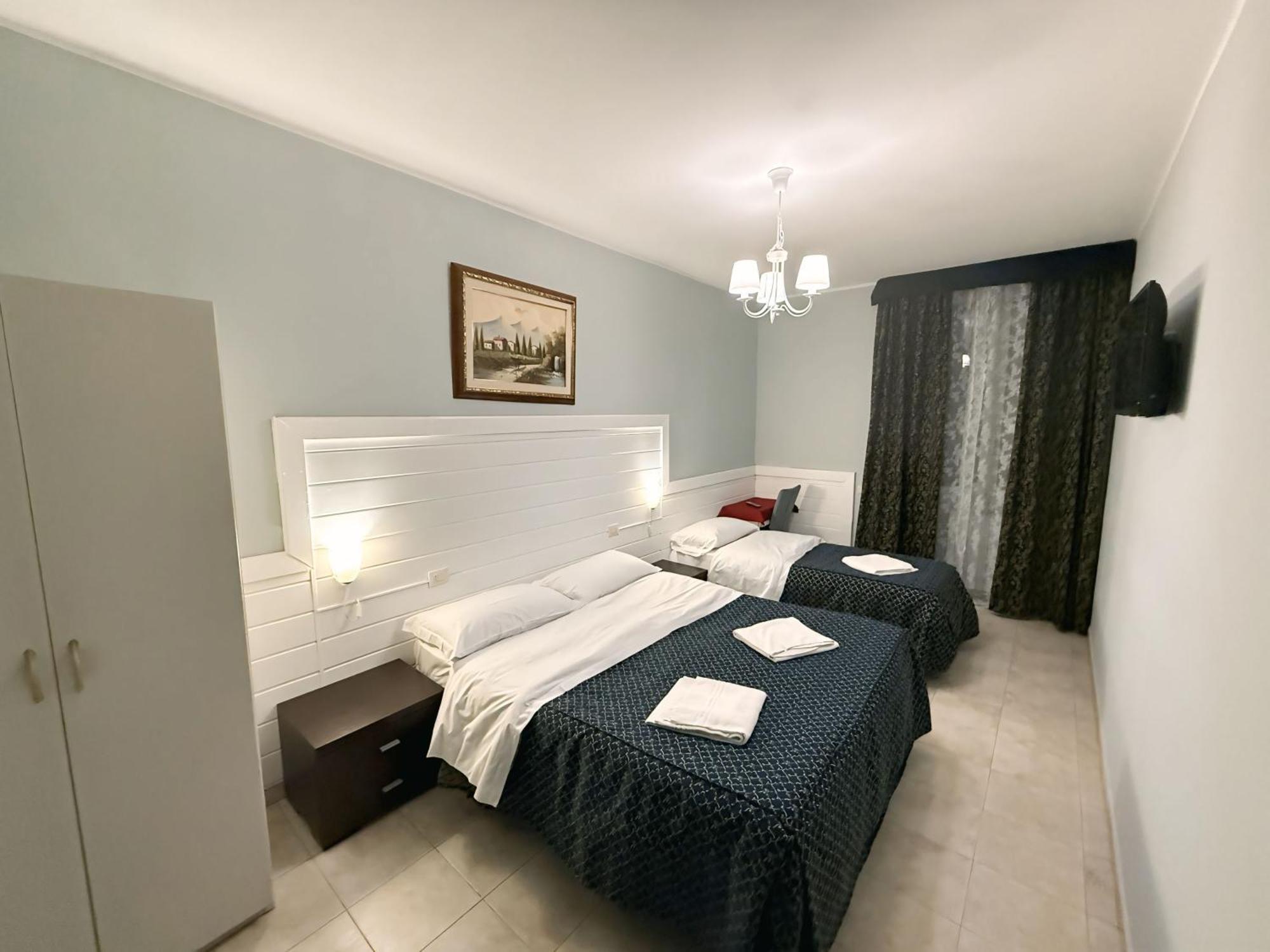 Hotel Aurelia Milano Centrale Екстериор снимка