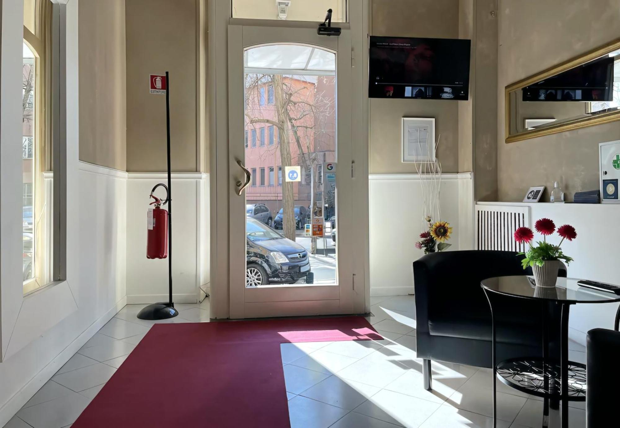 Hotel Aurelia Milano Centrale Екстериор снимка