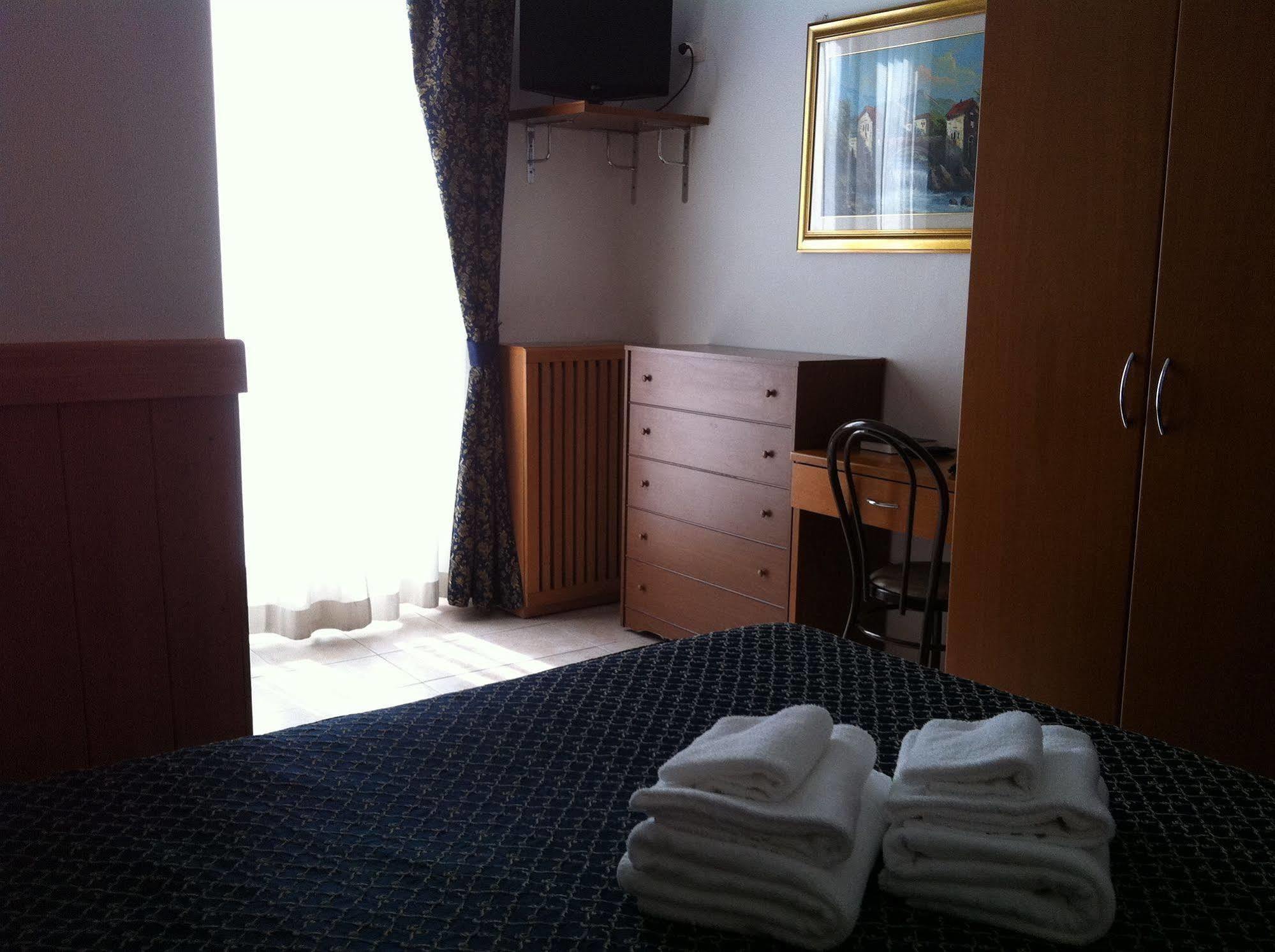 Hotel Aurelia Milano Centrale Екстериор снимка