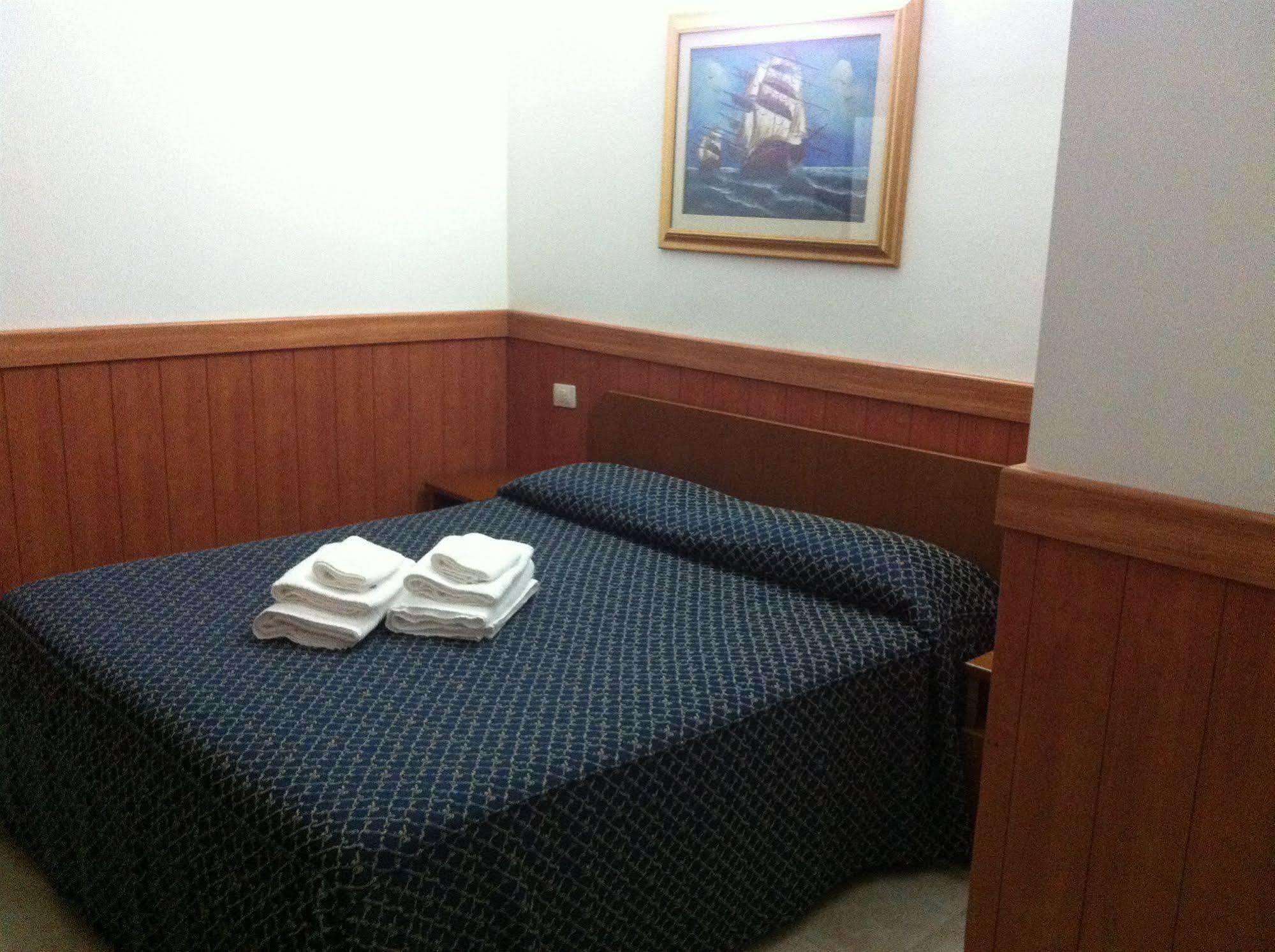 Hotel Aurelia Milano Centrale Екстериор снимка