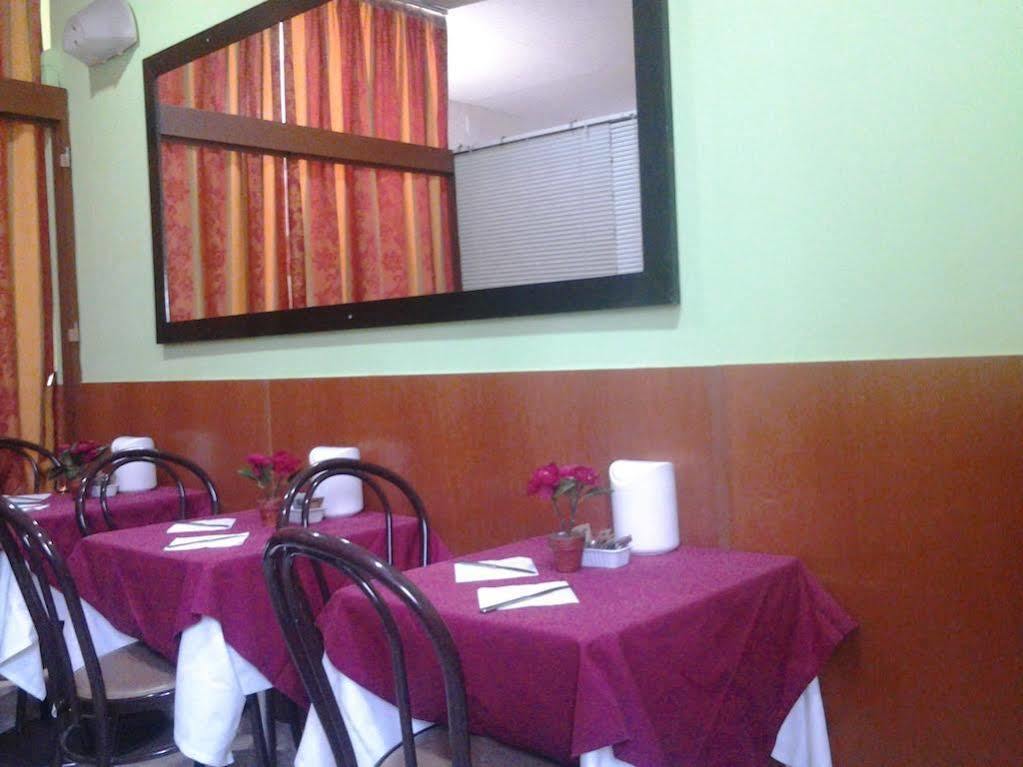 Hotel Aurelia Milano Centrale Екстериор снимка